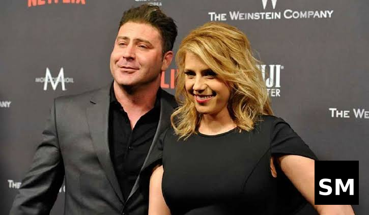 Shaun Holguin: The Quiet Life Behind a Brief Spotlight 4 1002210951